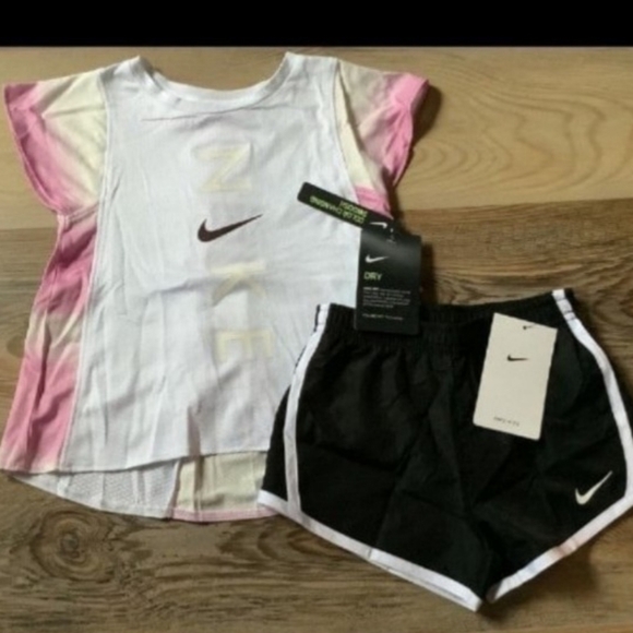 Nike Kids' White and Pink Short Sleeve Tee - Picture 1 of 5